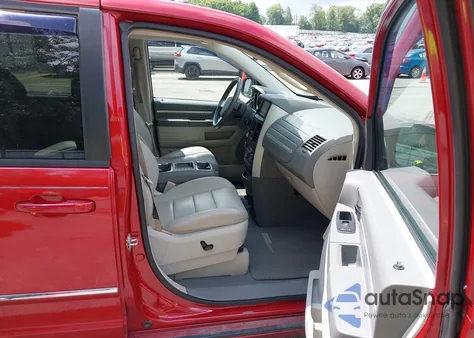 2008 Dodge Grand Caravan Sxt z USA, uszkodzony, nr VIN 2D8HN54XX8R147955